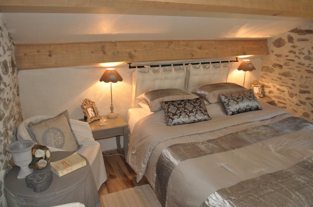 La Ribeyrette Bed and Breakfast Chamborigaud Rum bild
