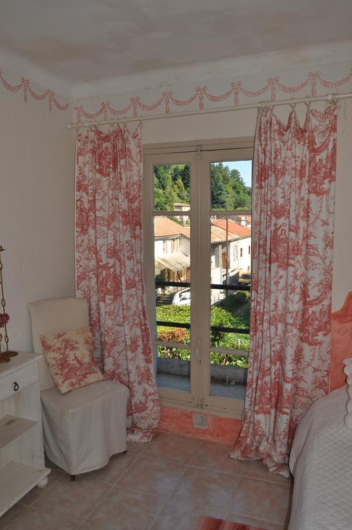 La Ribeyrette Bed and Breakfast Chamborigaud Rum bild